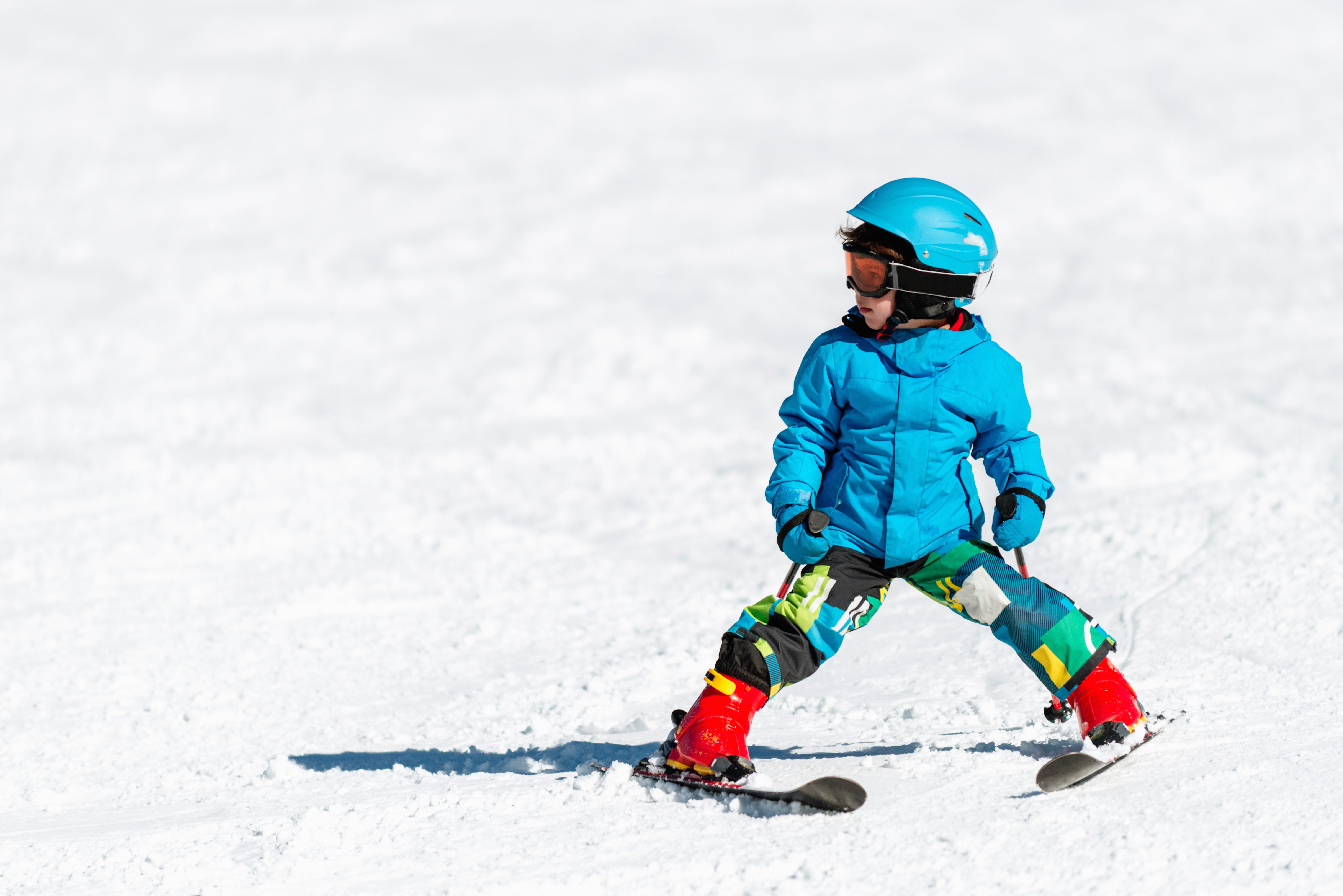 kid skiing